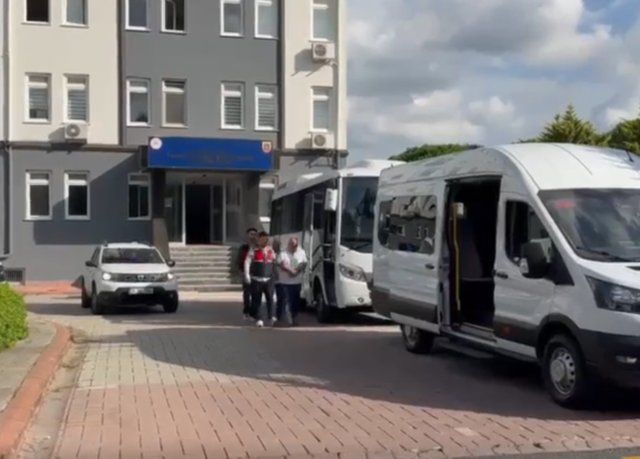 Bakan Akın Gürlek'in adını kullanmışlar. Sahte MİT'çilerden "Davanızı çözeriz" oyunu