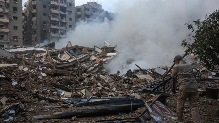 İsrail ordusunun Lübnan'ın güneyinde düzenlediği saldırıda 2 Lübnanlı hayatını kaybetti