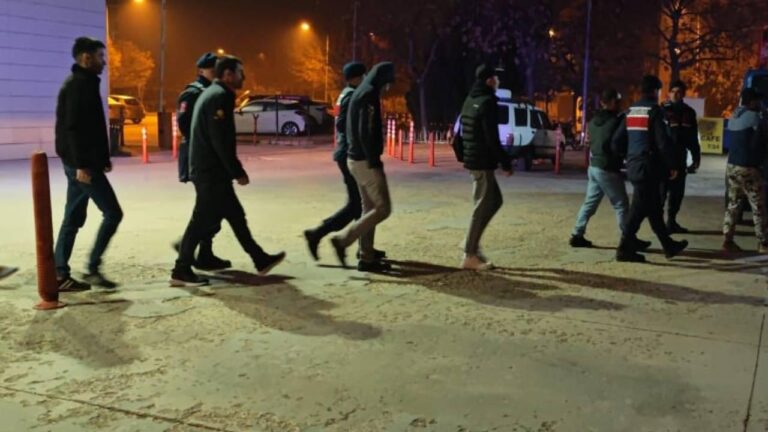 Bursa'da 7 kaçak göçmen yakalandı