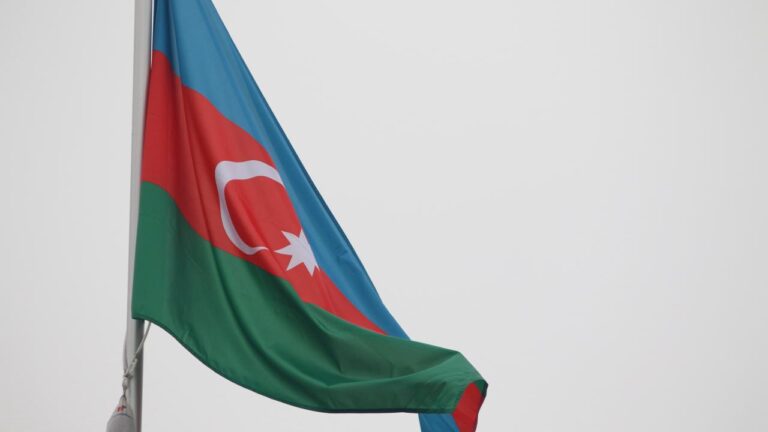 Helikopter kazasında şehit olan askerler için Azerbaycan'dan taziye mesajı