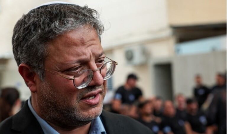 İsrailli bakan hükümeti tehdit etti