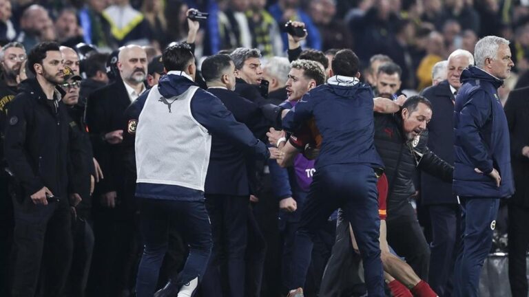 PFDK duyurdu! Galatasaray oyuncularının cezası duyuruldu …