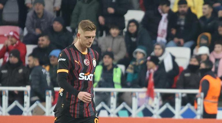Galatasaray'daki iç transfer operasyonunun bir başka imzası ...