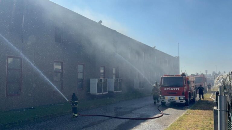 Tekirdağ alanındaki yangın fabrikaya atladı